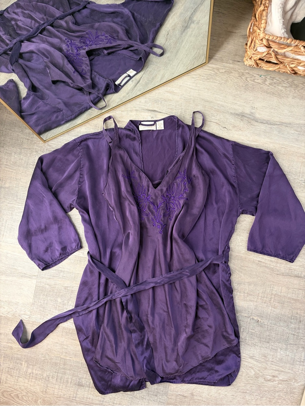 Vintage Victoria's Secret Gold Label 100% Silk 2-Piece Robe & Chemise Set Small
